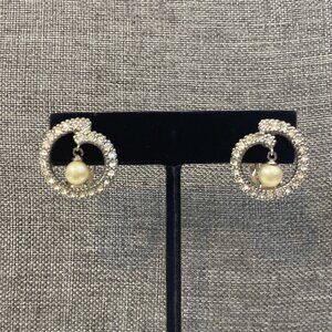 CINER Faux Pearl Rhinestone Silver Tone Clip On Round Earrings Vintage